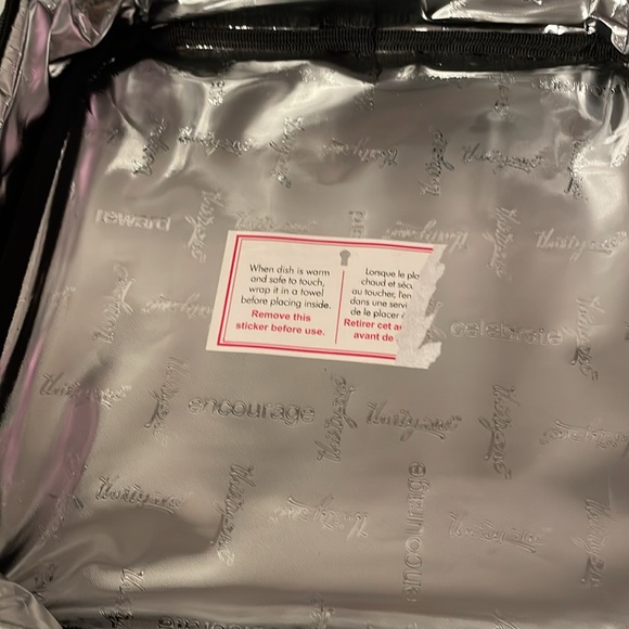 Tupperware Ultra Pro Square Baking dish and Thirty-One carrier - Picture 7 of 10